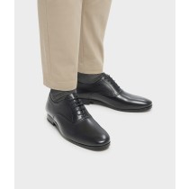 Flexible shoe with laces 