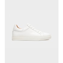 Sneakers with laces