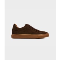 Sneakers with laces