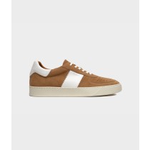Sneakers with laces and Vibram sole