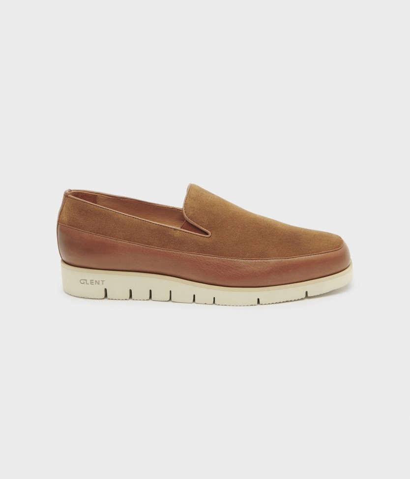 Loafers with serrated sole 