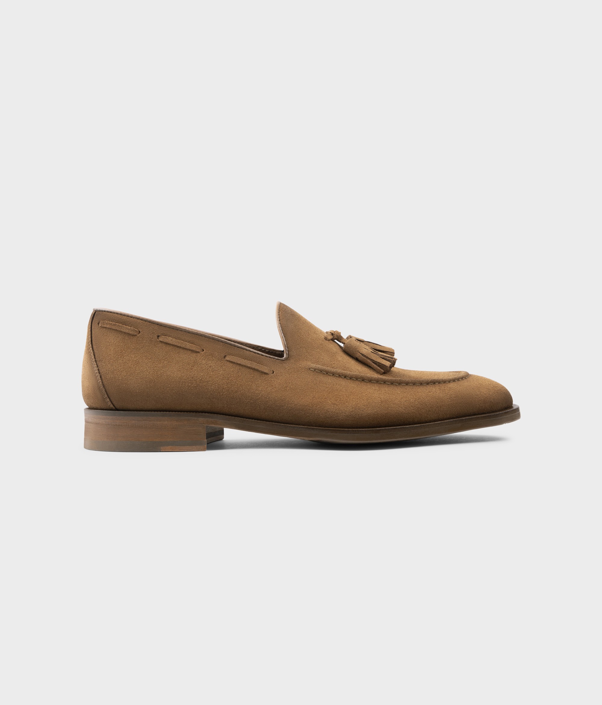 Loafer with tassels