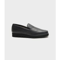 Loafers with serrated sole